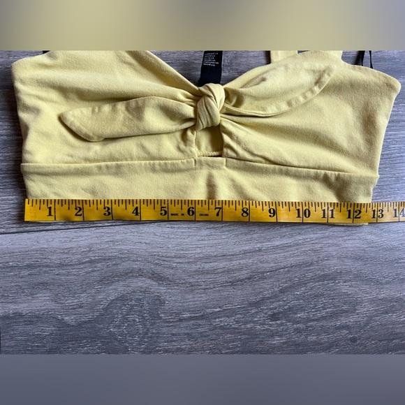 Forever 21 tie front summer crop top tank top in yellow. Size M - Picture 7 of 8